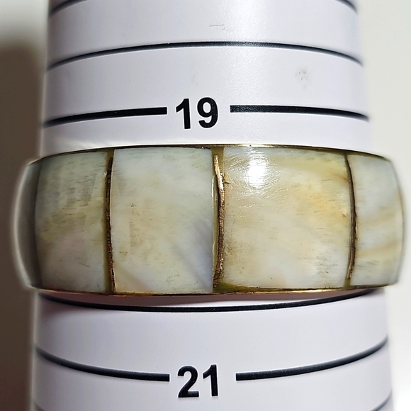 Vintage Brass with Mother of Pearl Inlay Bangle - Picture 3 of 5